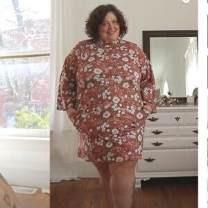 NWOT Vada Winter 70's Print Bell Sleeve Dress